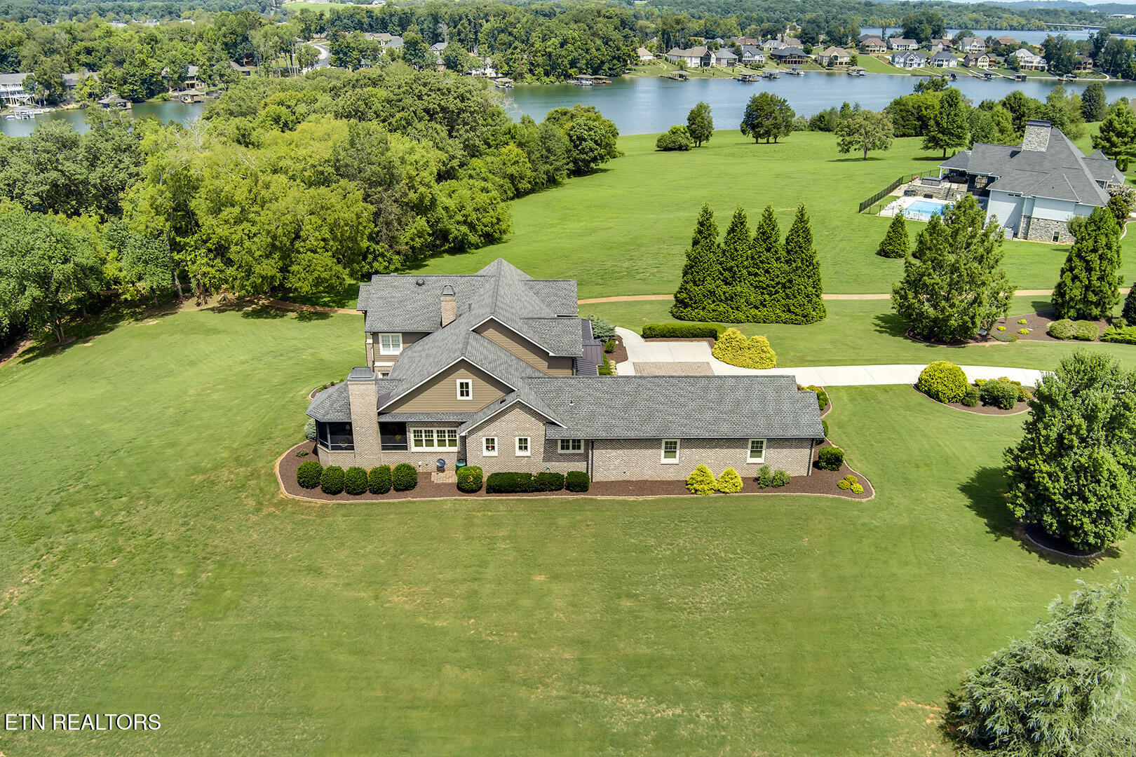 220 Thunder Road Vonore TN 37885