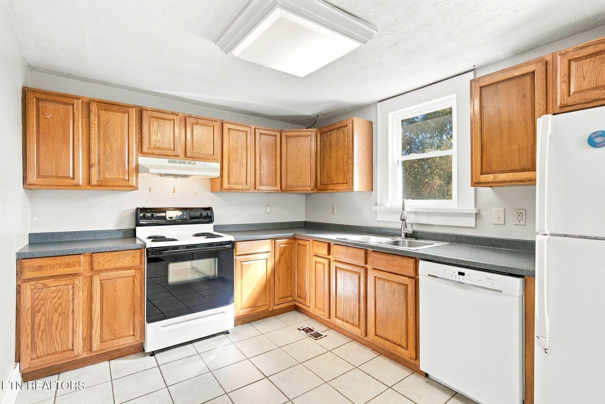 2304 Cecil Avenue Knoxville TN 37917
