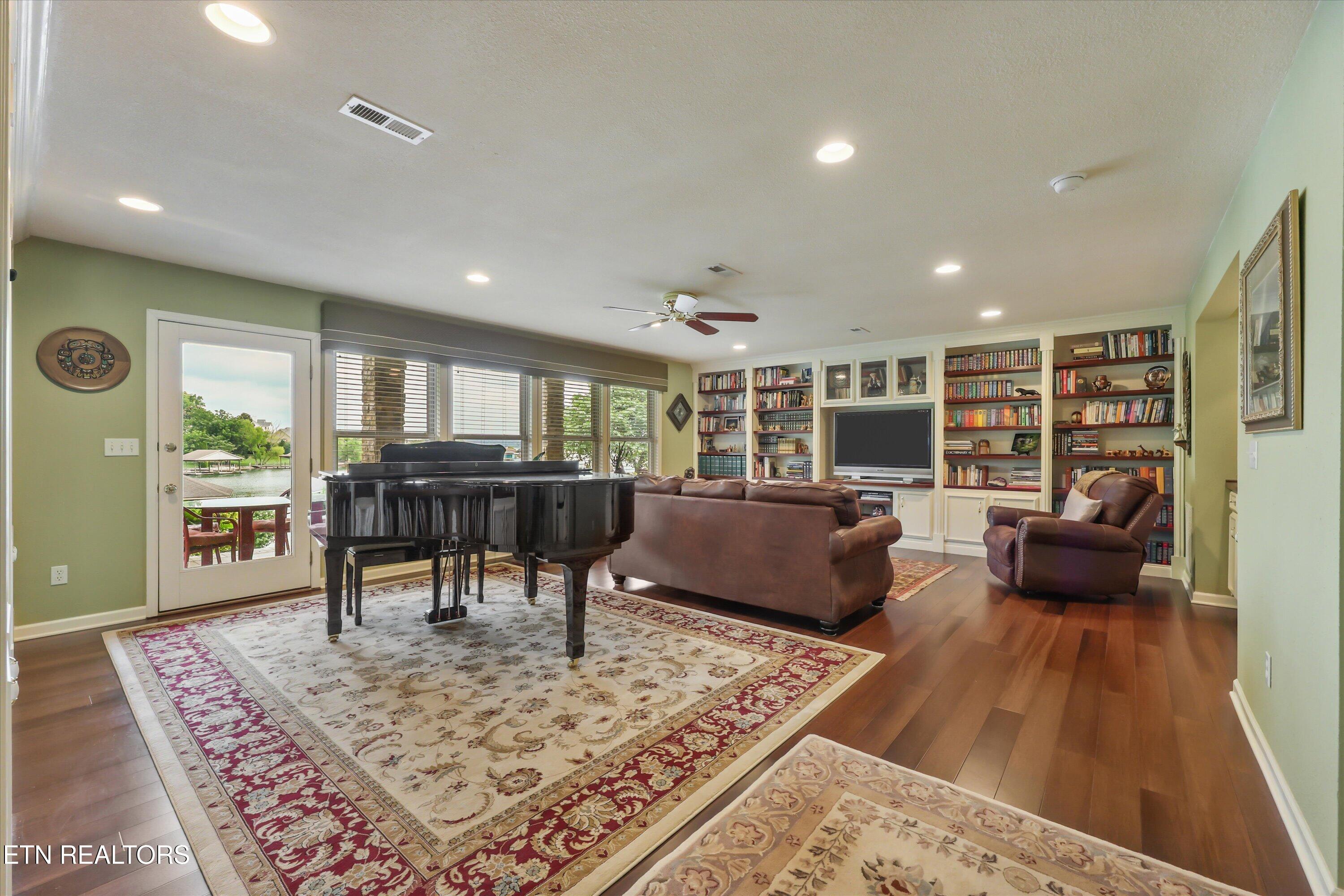 209 Coyatee Shores Loudon TN 37774