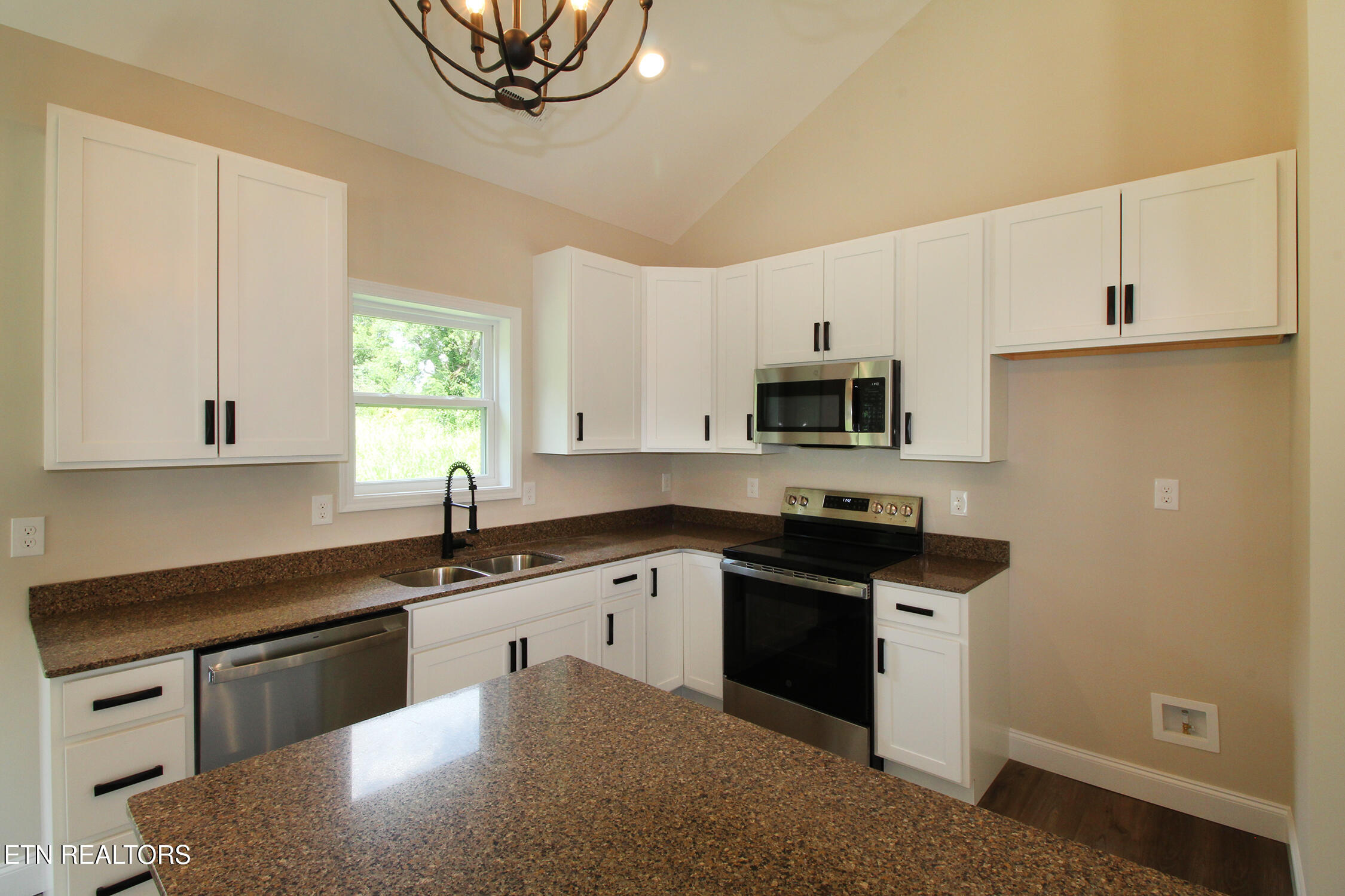 1143 Massachusetts Avenue Knoxville TN 37921