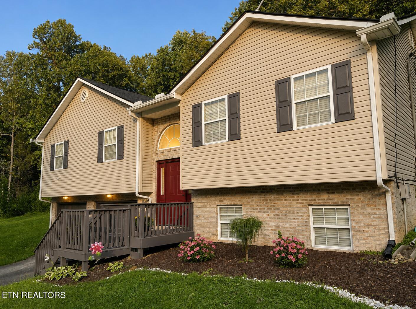 105 Cedar Circle Jacksboro TN 37757
