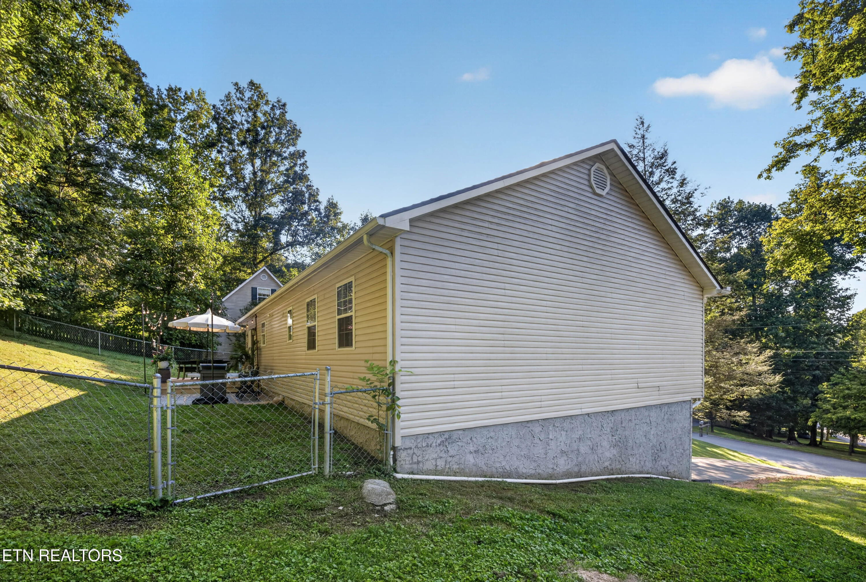 105 Cedar Circle Jacksboro TN 37757