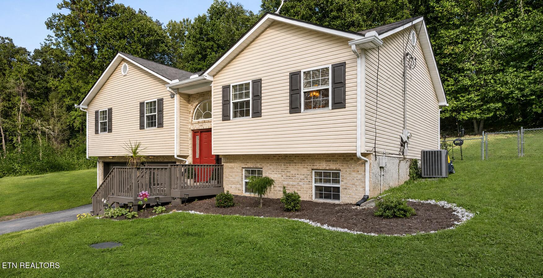 105 Cedar Circle Jacksboro TN 37757