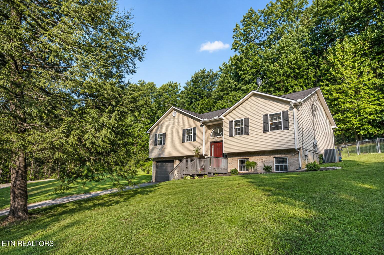 105 Cedar Circle Jacksboro TN 37757