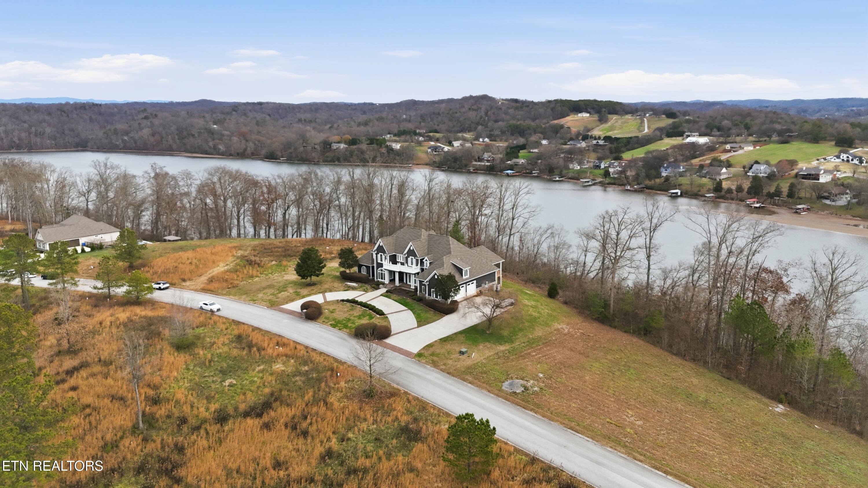 910 Eagle Nest Drive Loudon TN 37774