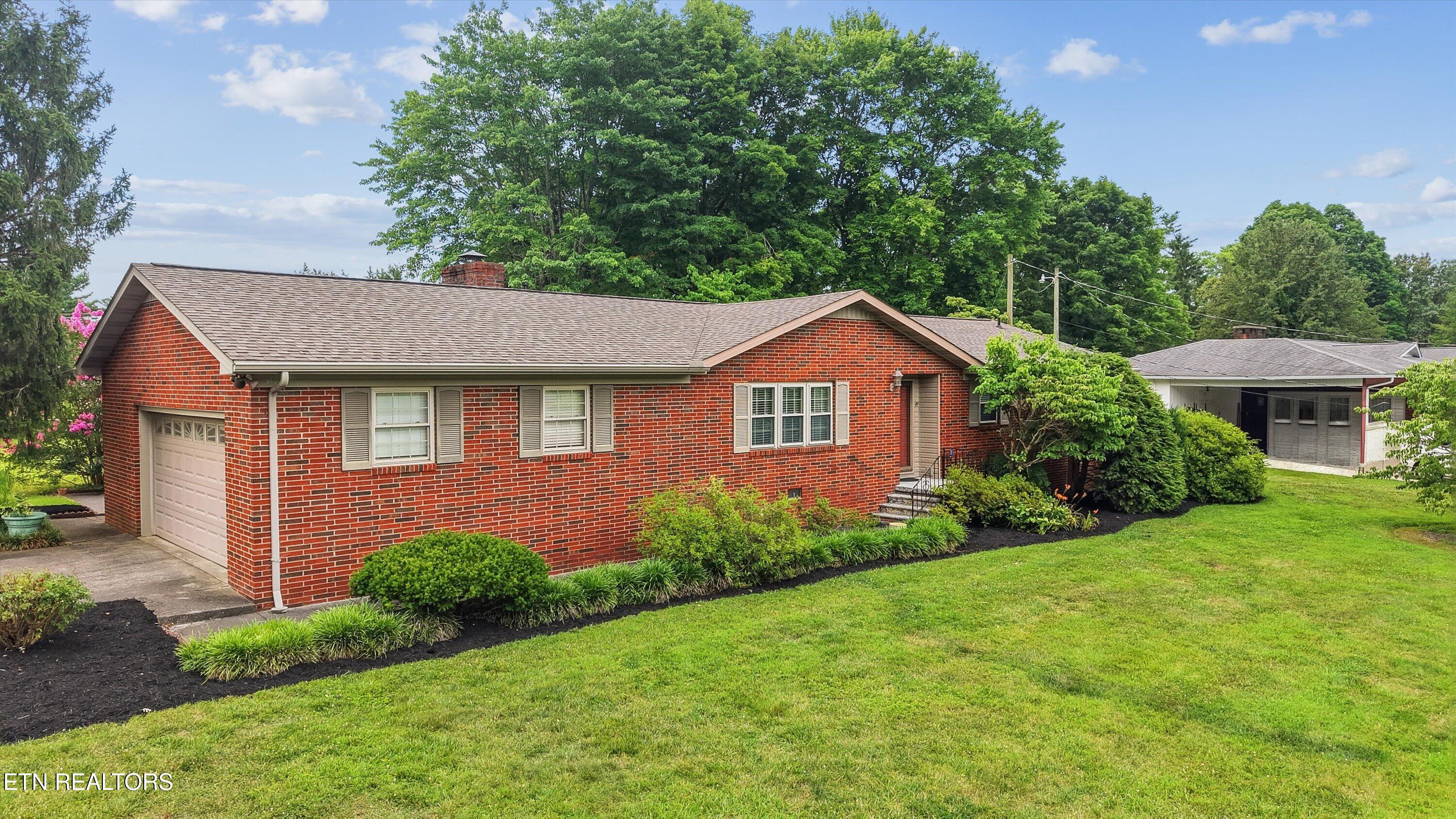 827 W Cunningham Street Alcoa TN 37701