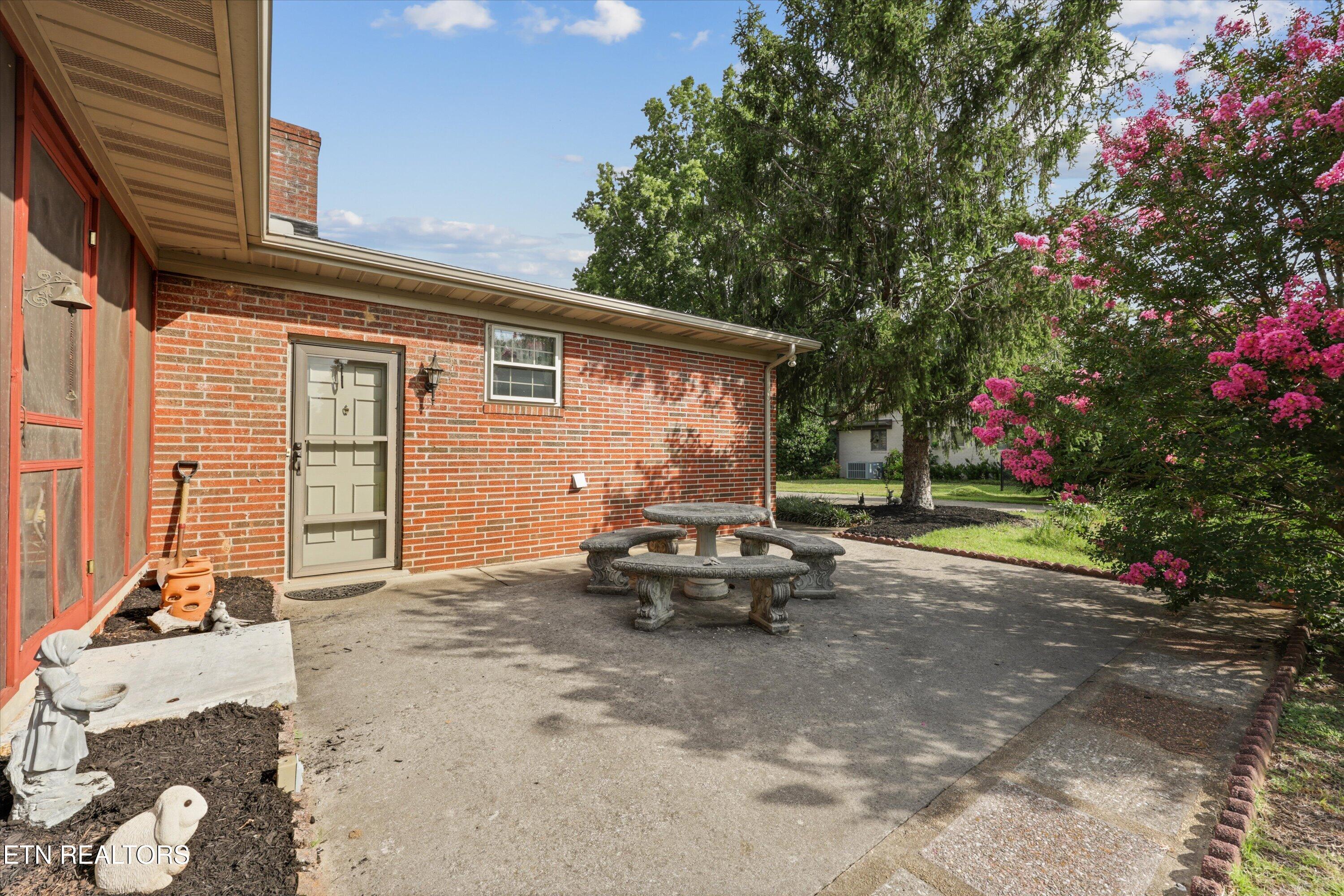827 W Cunningham Street Alcoa TN 37701
