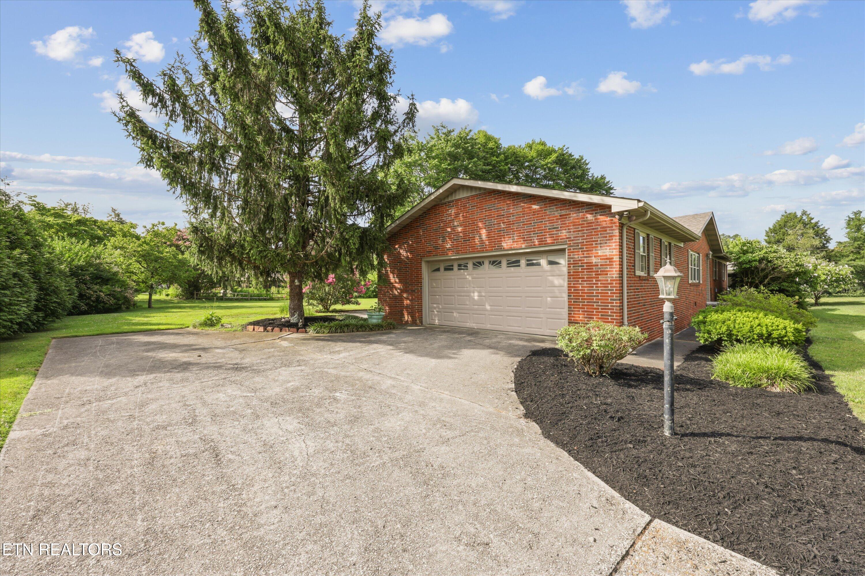 827 W Cunningham Street Alcoa TN 37701