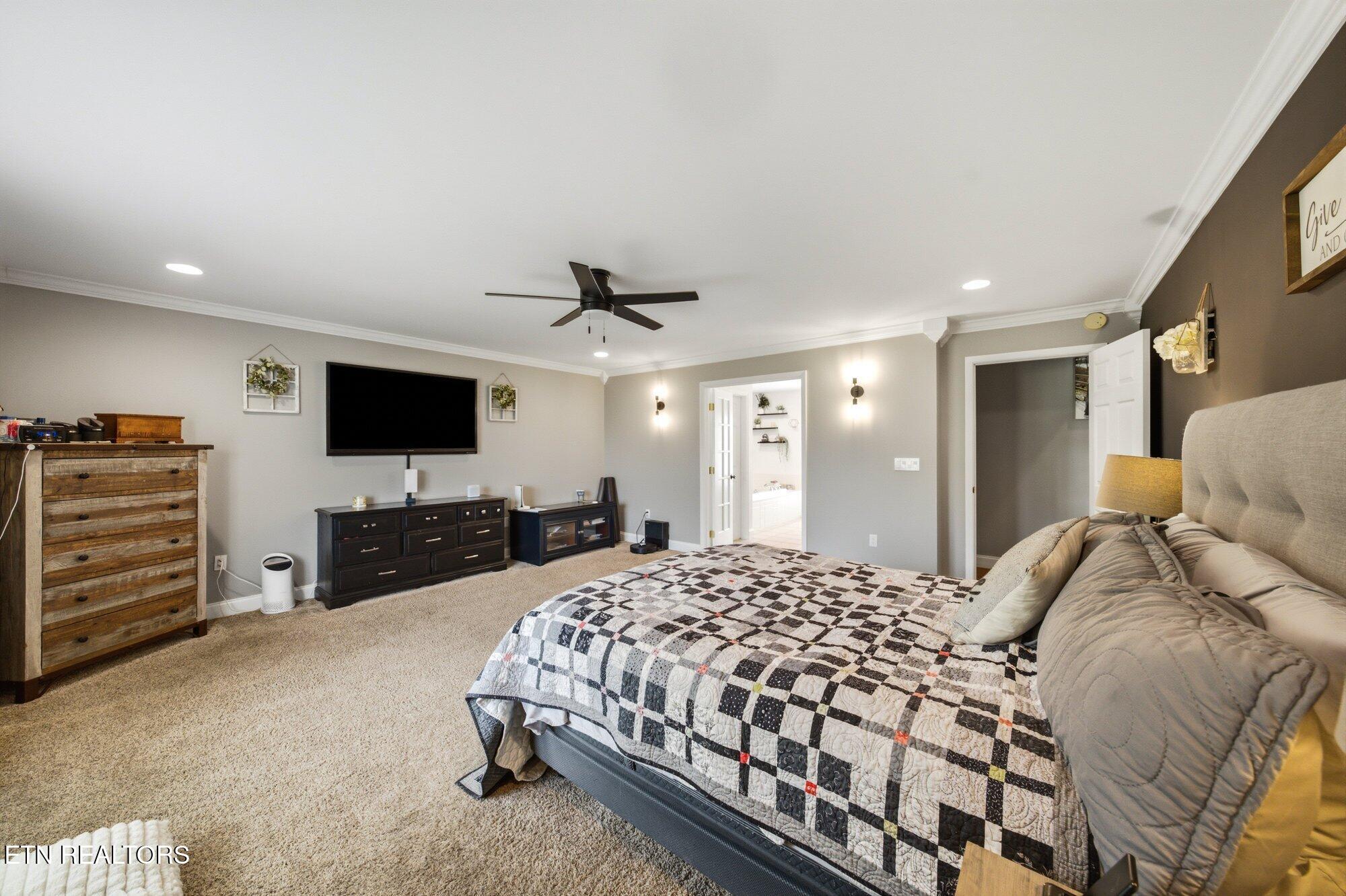 1463 River Run Circle Sevierville TN 37876