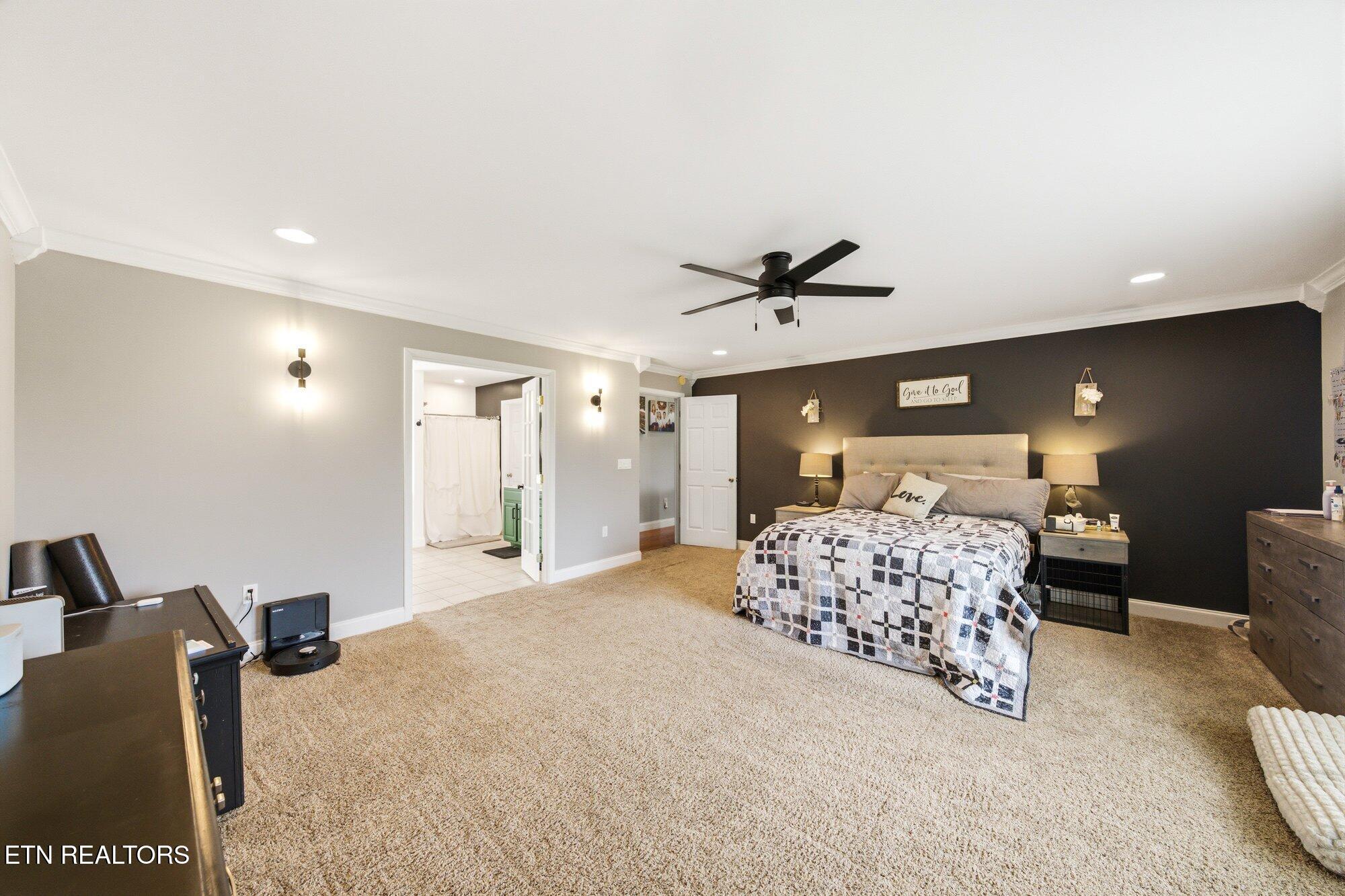 1463 River Run Circle Sevierville TN 37876