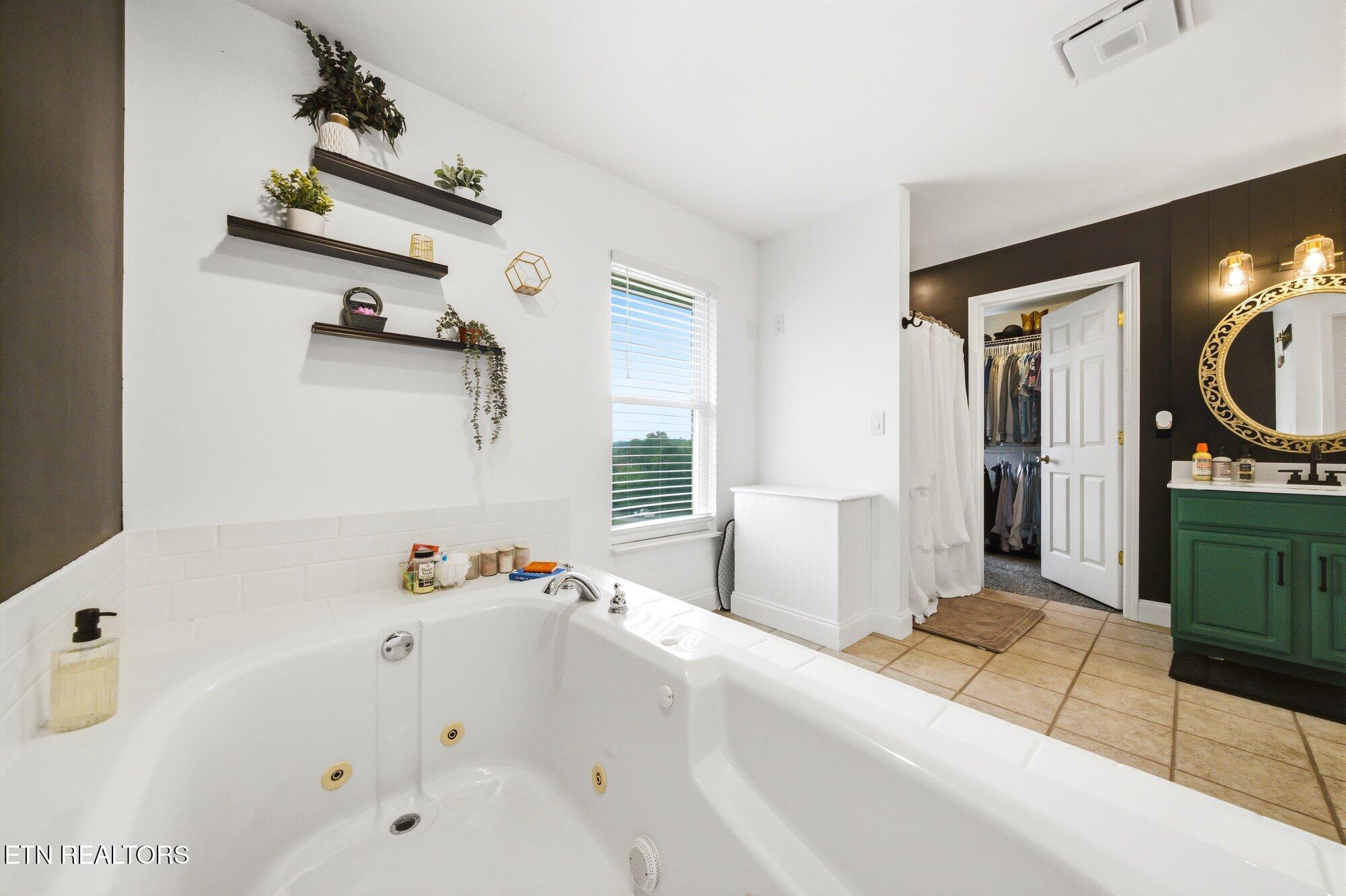 1463 River Run Circle Sevierville TN 37876