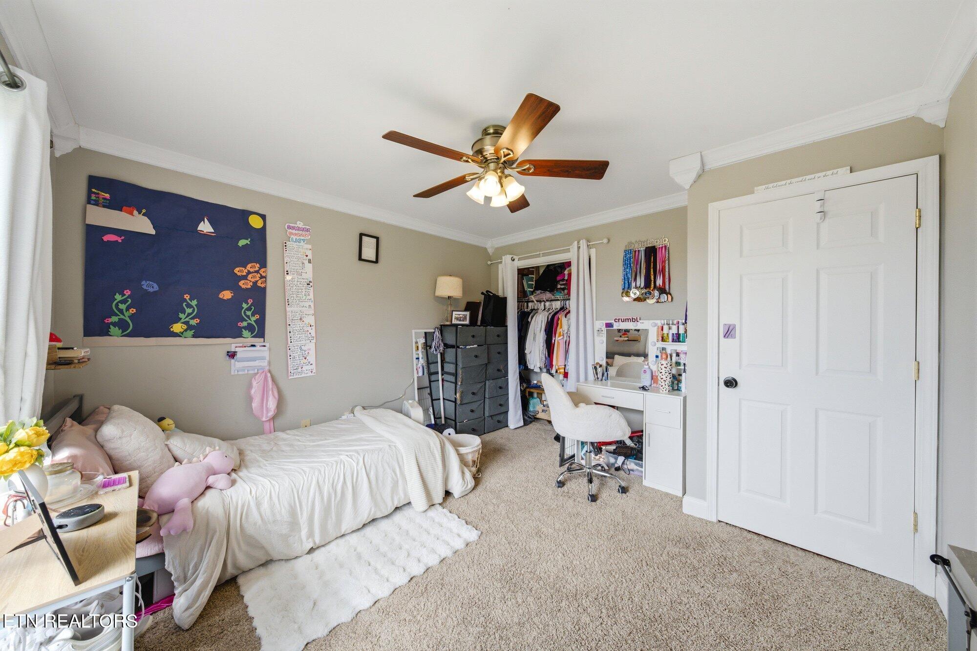 1463 River Run Circle Sevierville TN 37876