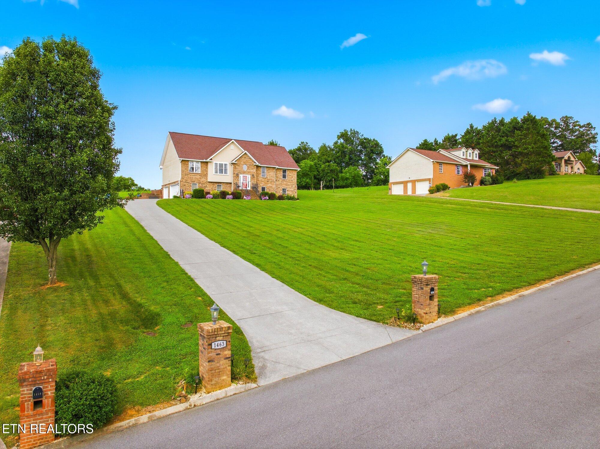 1463 River Run Circle Sevierville TN 37876