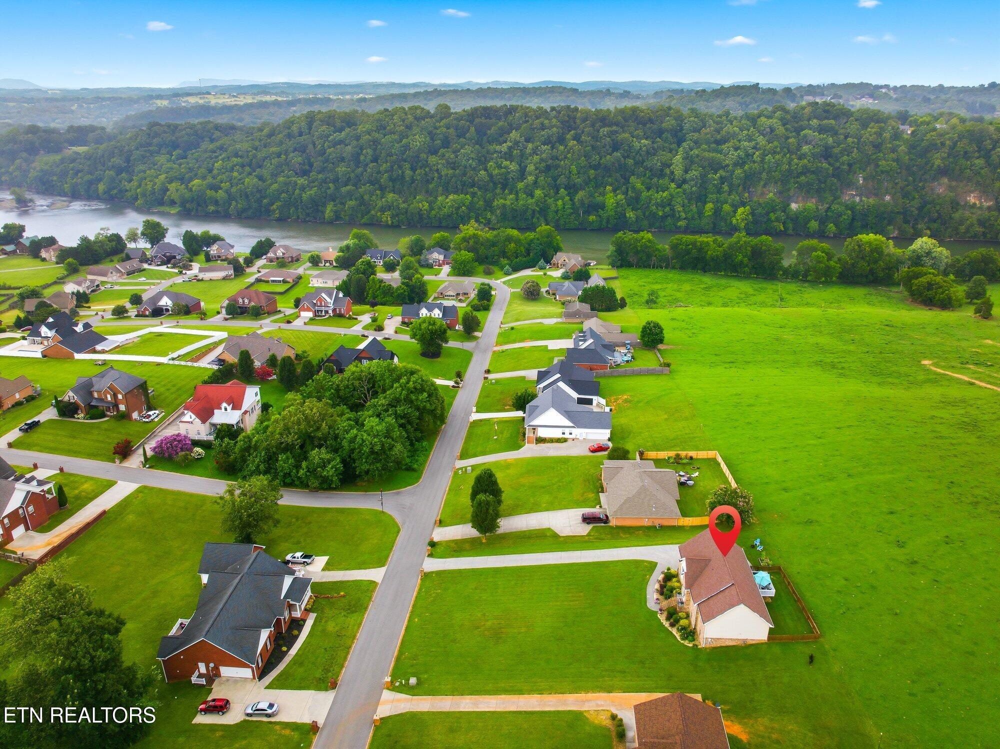 1463 River Run Circle Sevierville TN 37876
