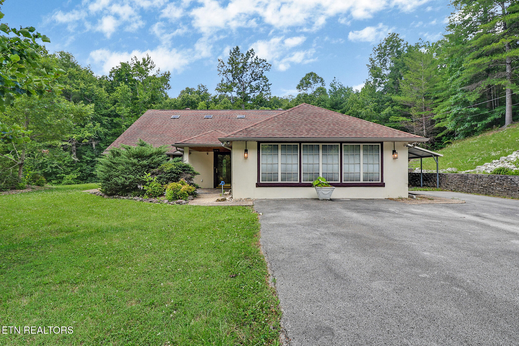 395 Ashley Lane Oneida TN 37841