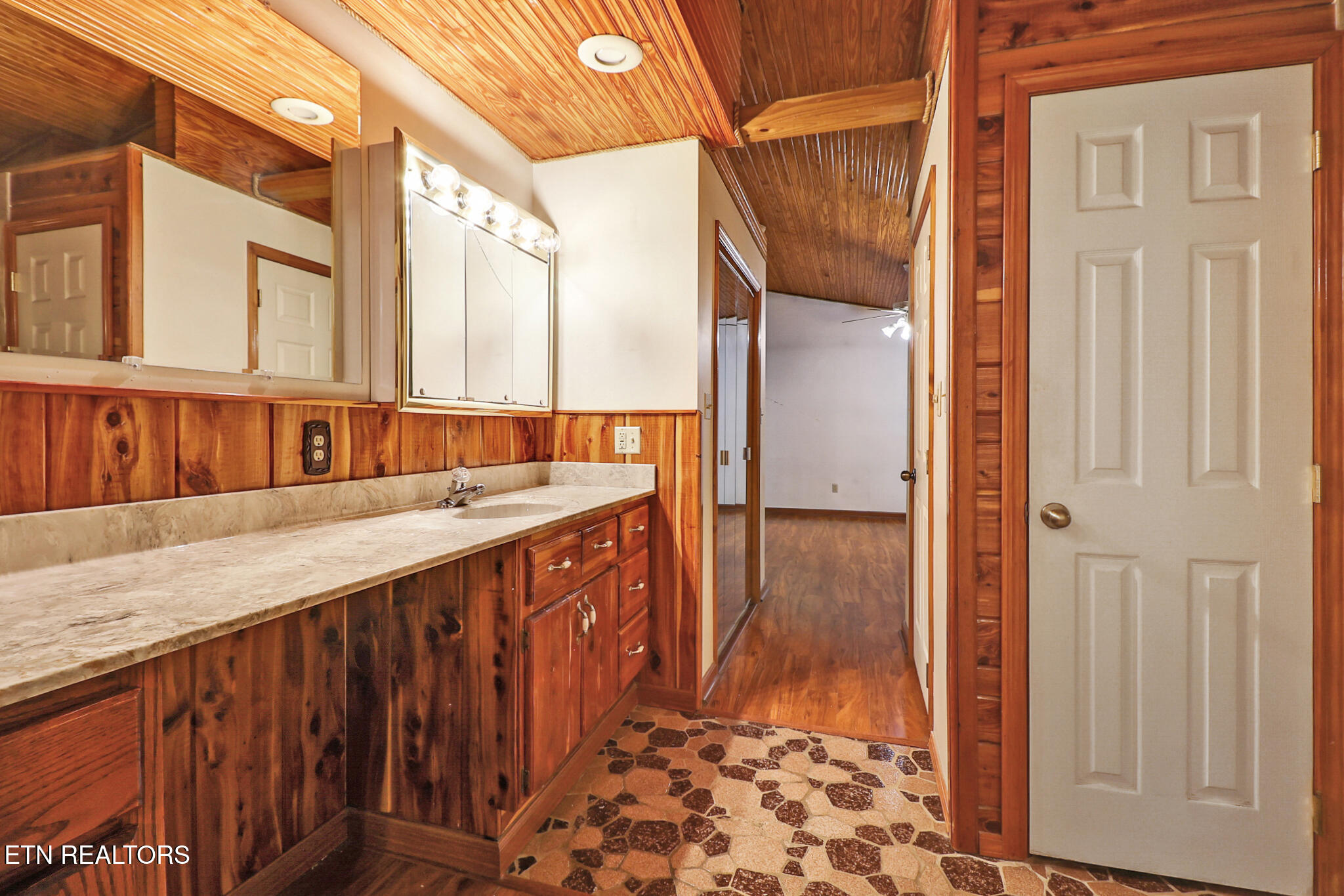 395 Ashley Lane Oneida TN 37841