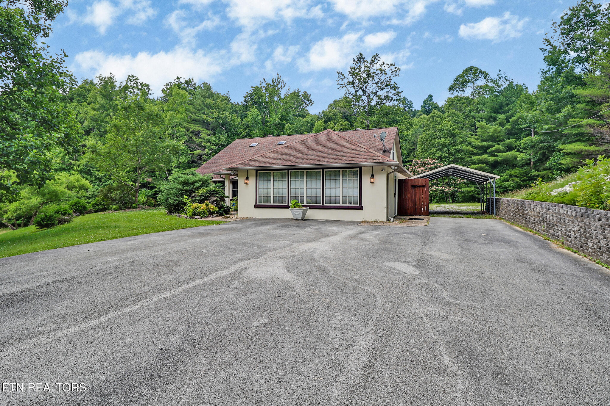 395 Ashley Lane Oneida TN 37841