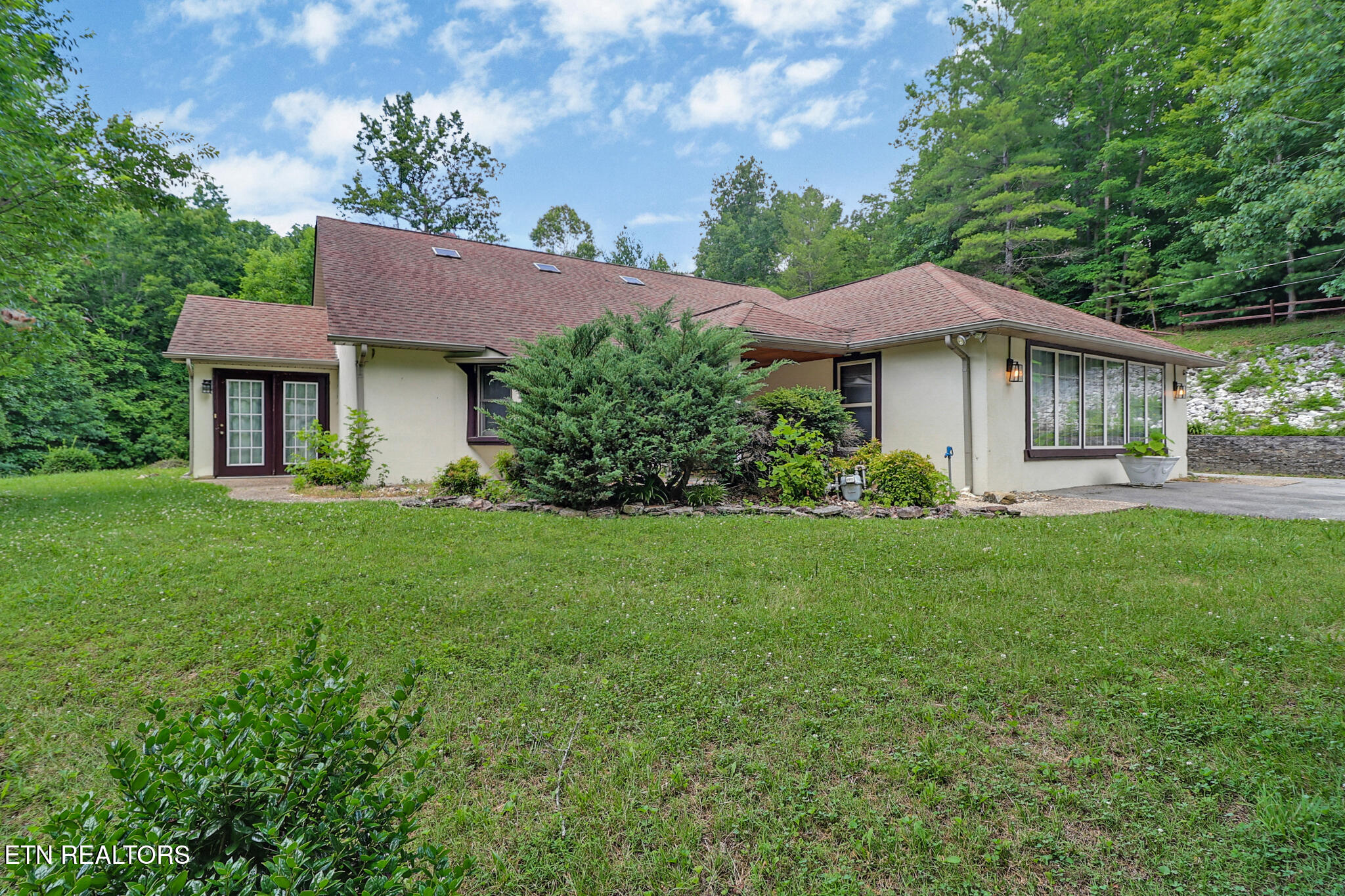 395 Ashley Lane Oneida TN 37841