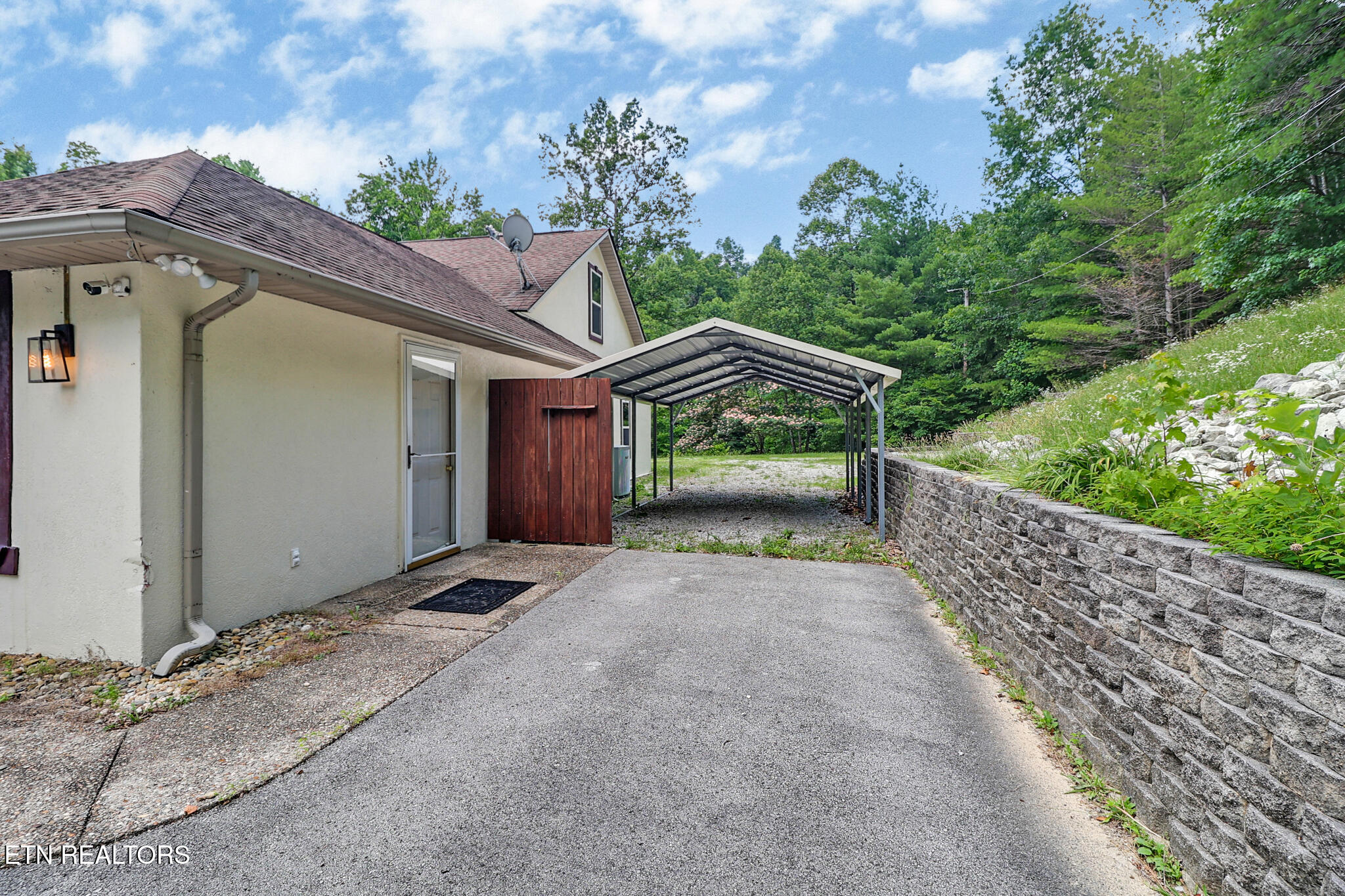 395 Ashley Lane Oneida TN 37841