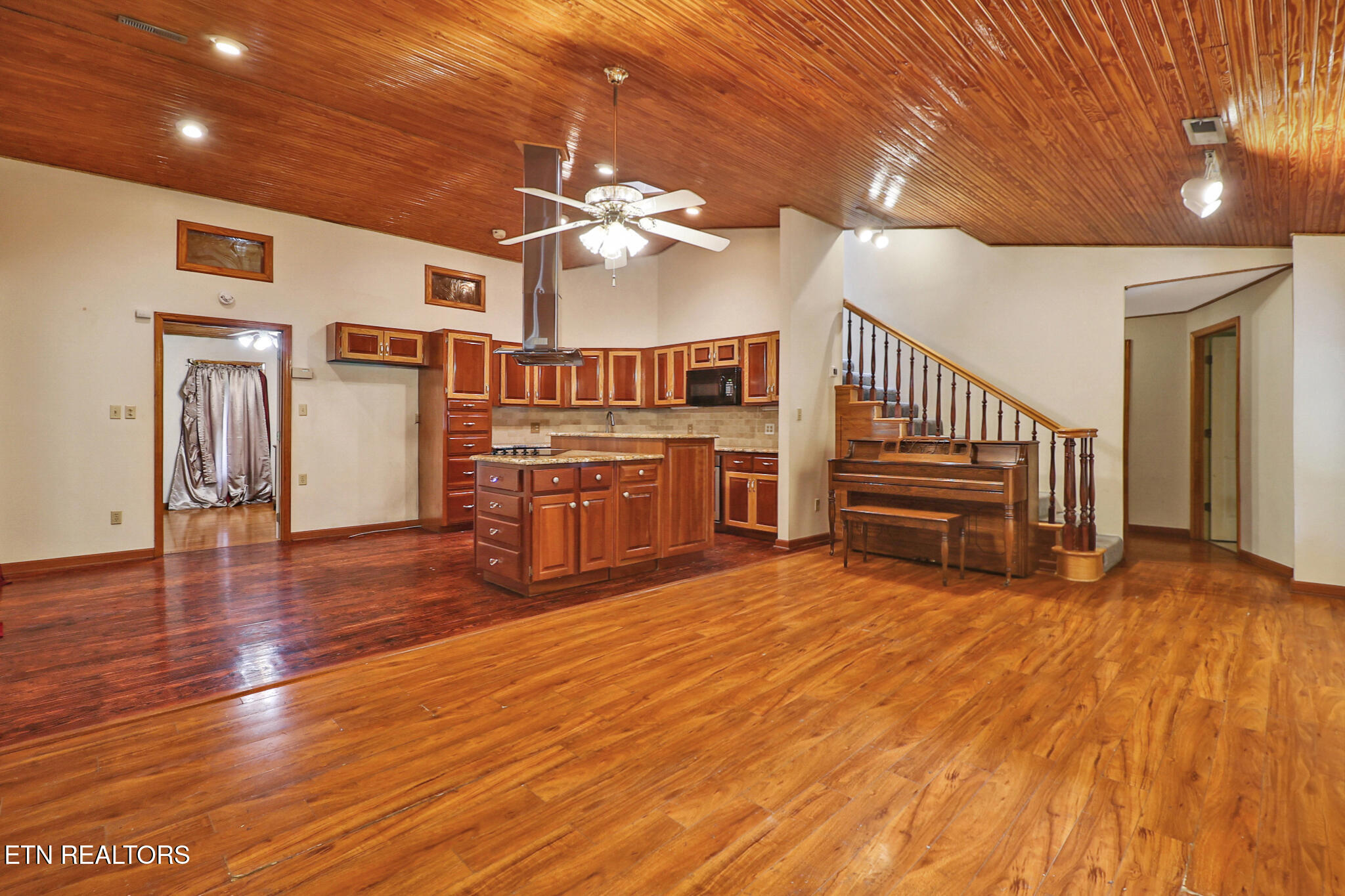 395 Ashley Lane Oneida TN 37841