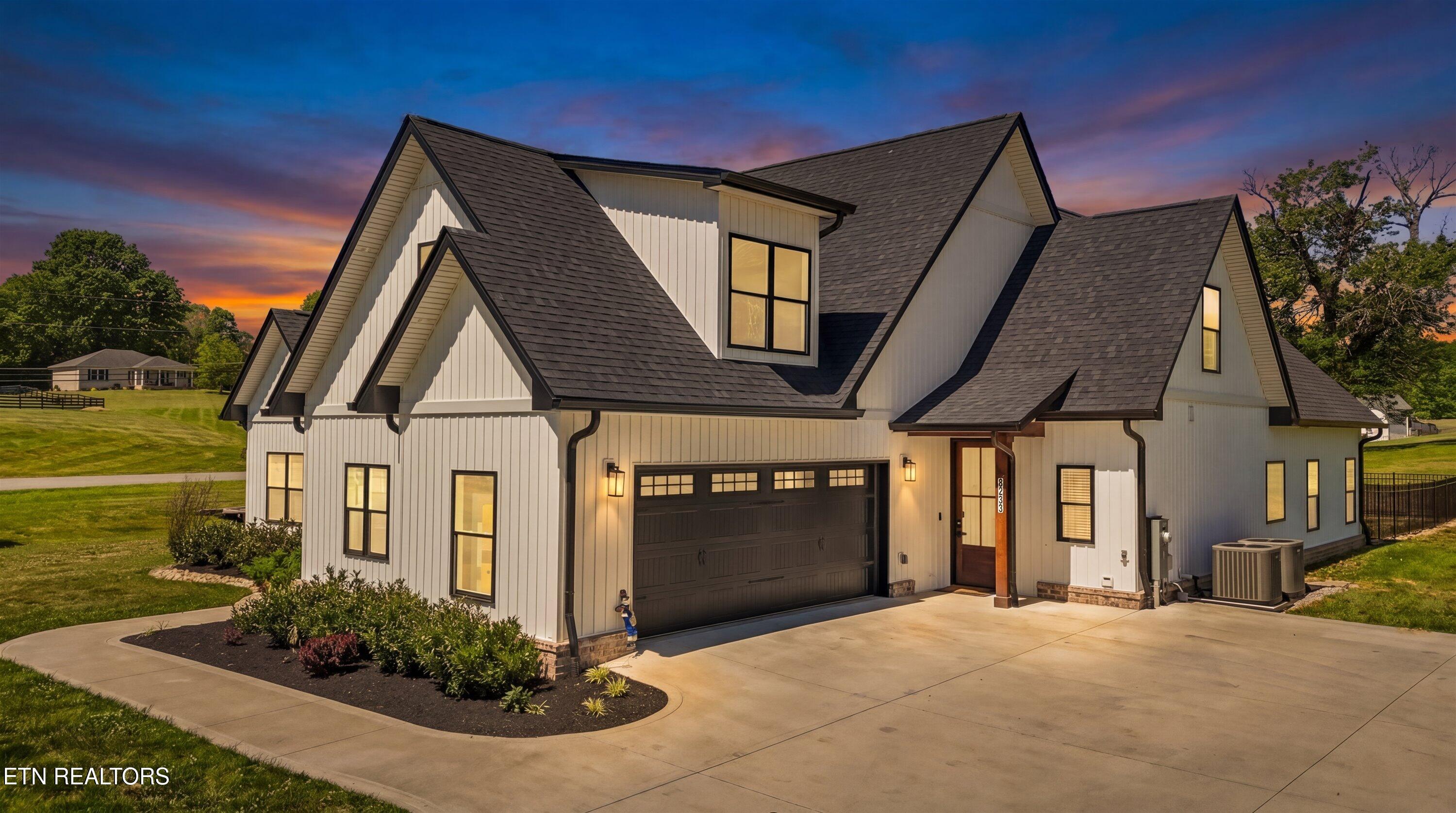8233 Tazewell Pike Corryton TN 37721