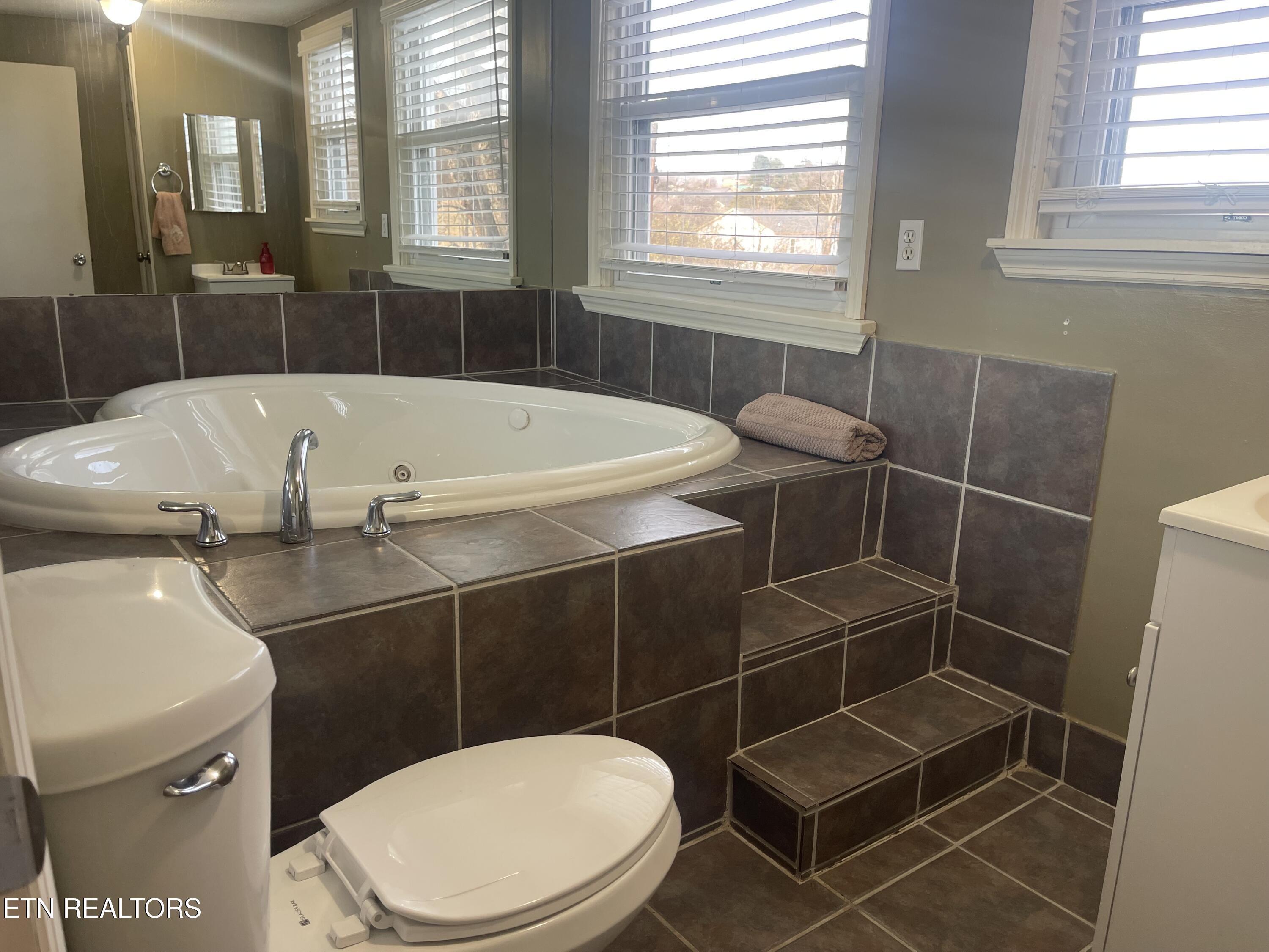 105 Franklin Avenue Harrogate TN 37752