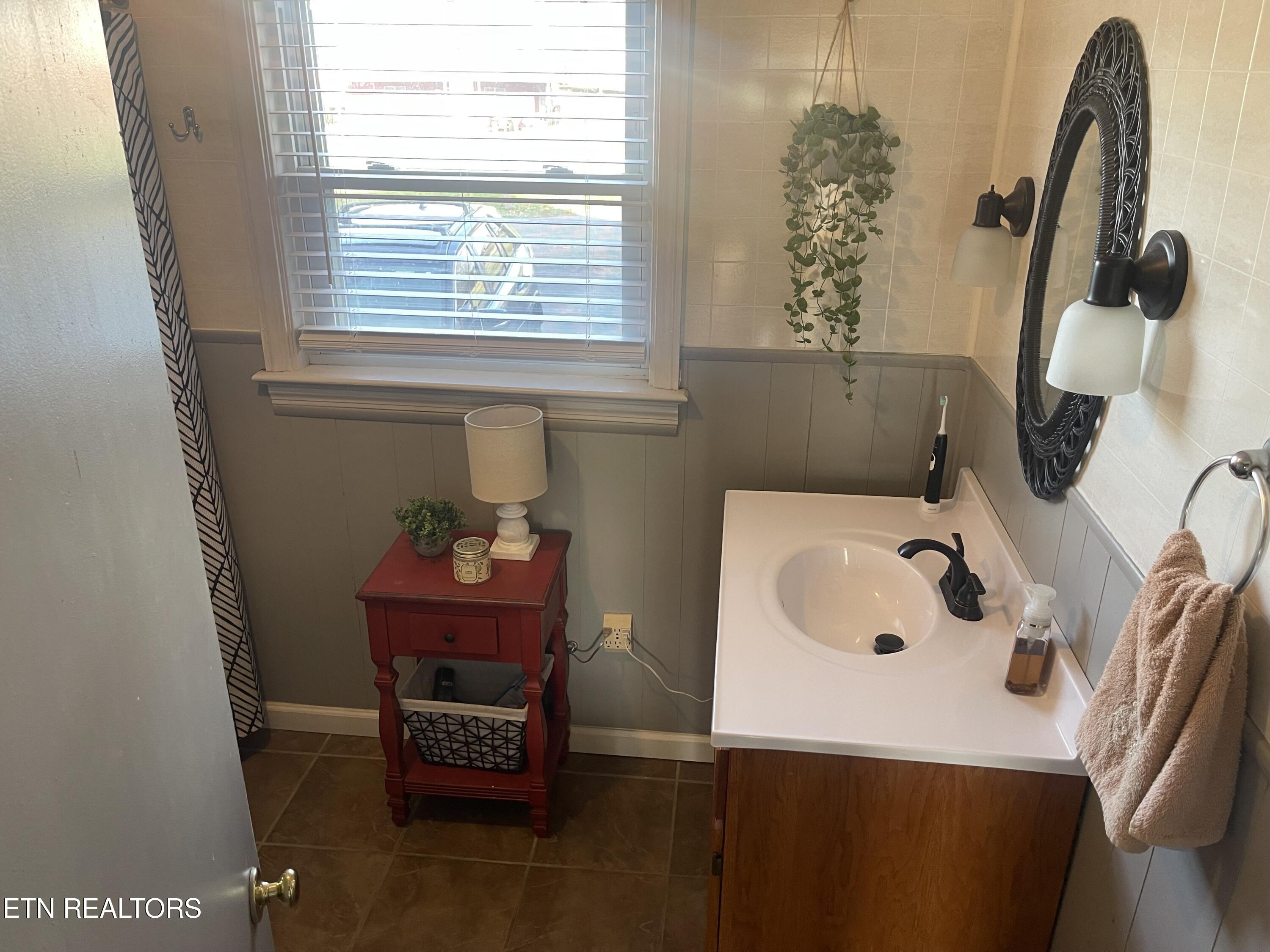 105 Franklin Avenue Harrogate TN 37752