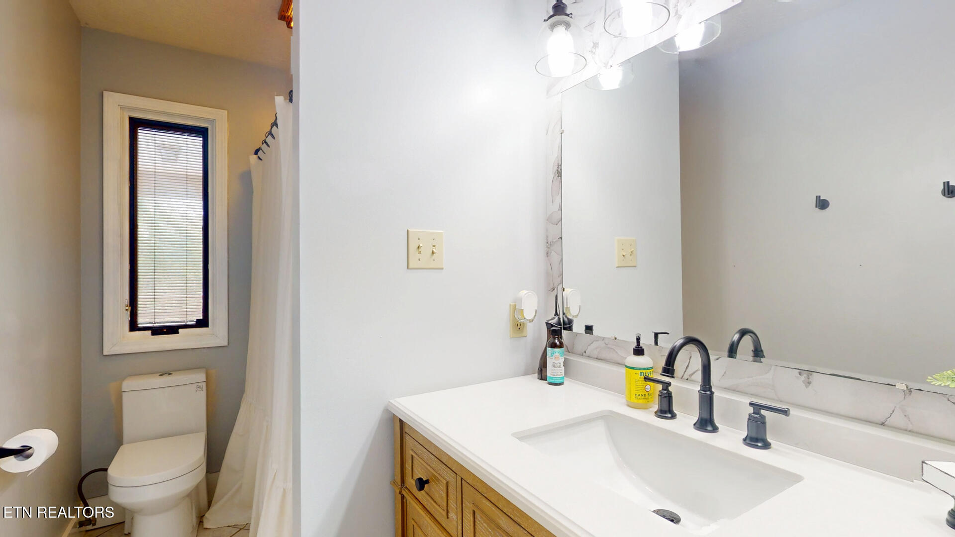 989 W Outer Drive Oak Ridge TN 37830
