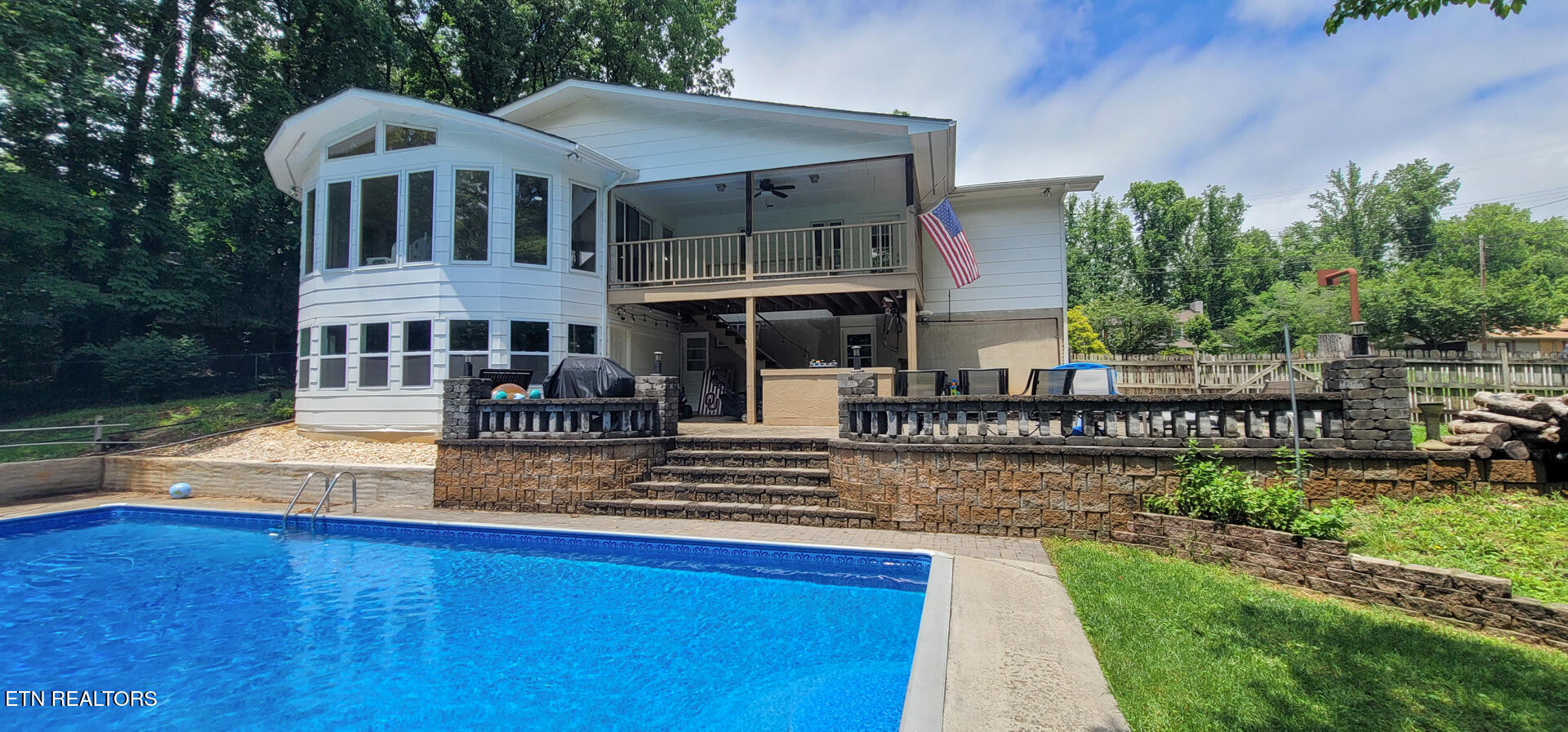 989 W Outer Drive Oak Ridge TN 37830