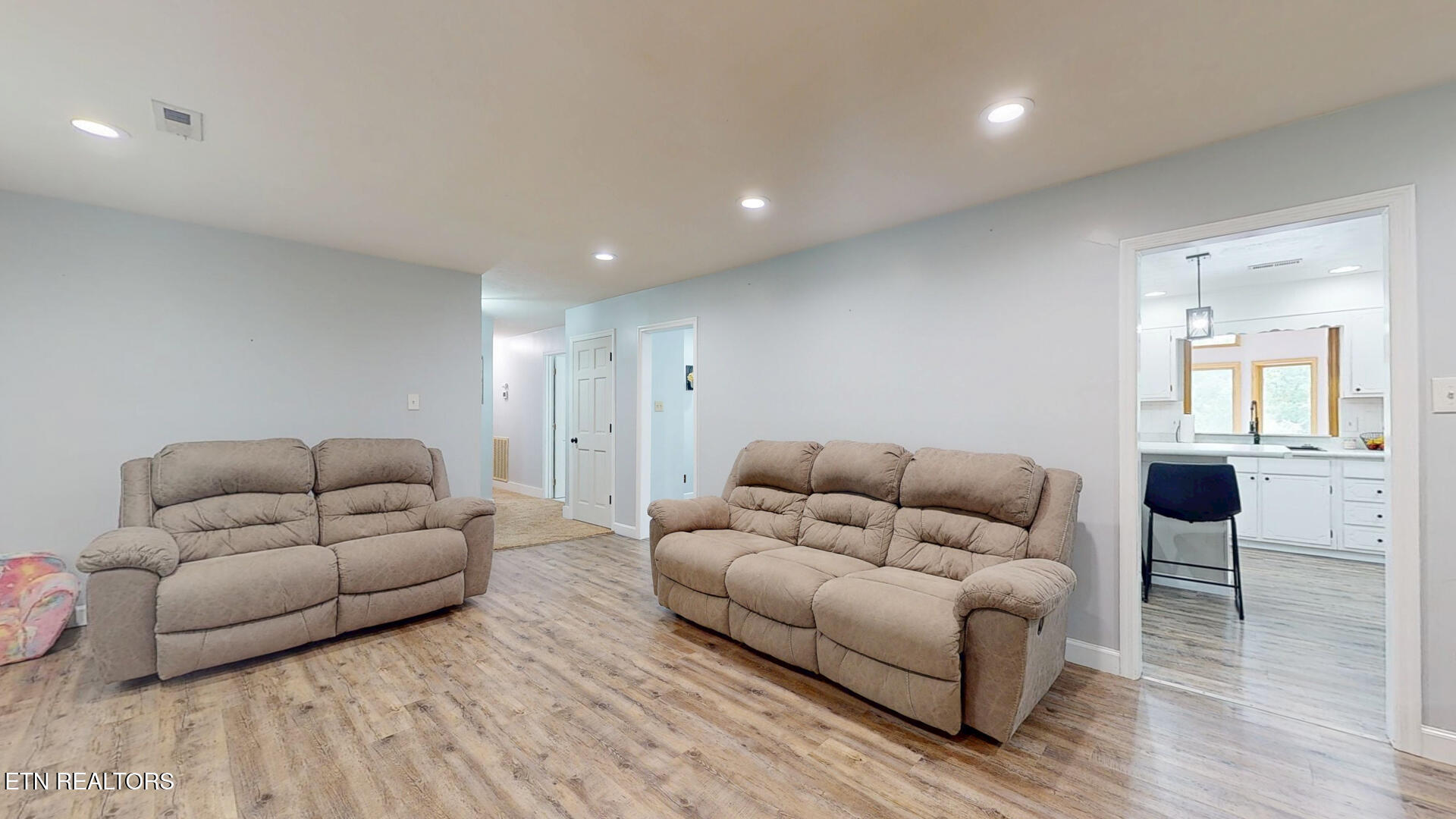 989 W Outer Drive Oak Ridge TN 37830