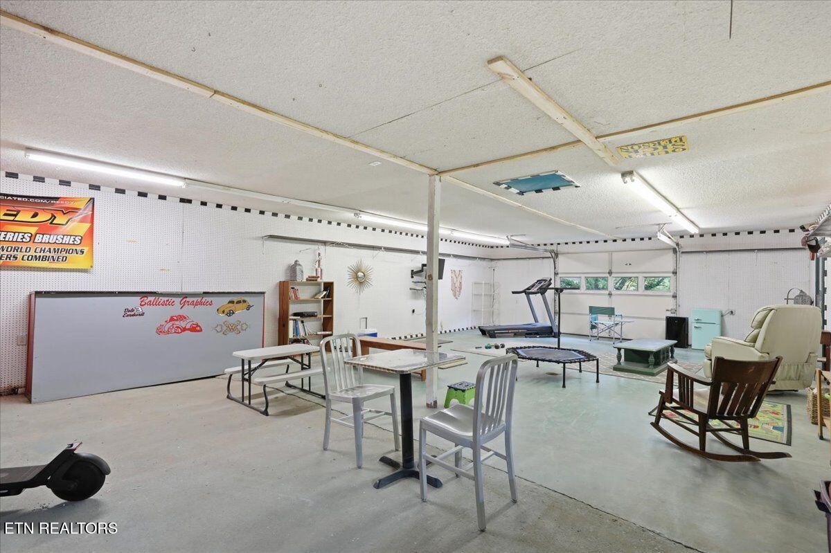 2633 Harriman Highway Harriman TN 37748
