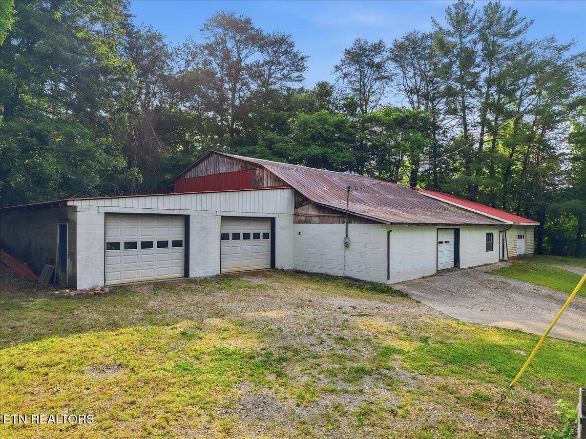2633 Harriman Highway Harriman TN 37748