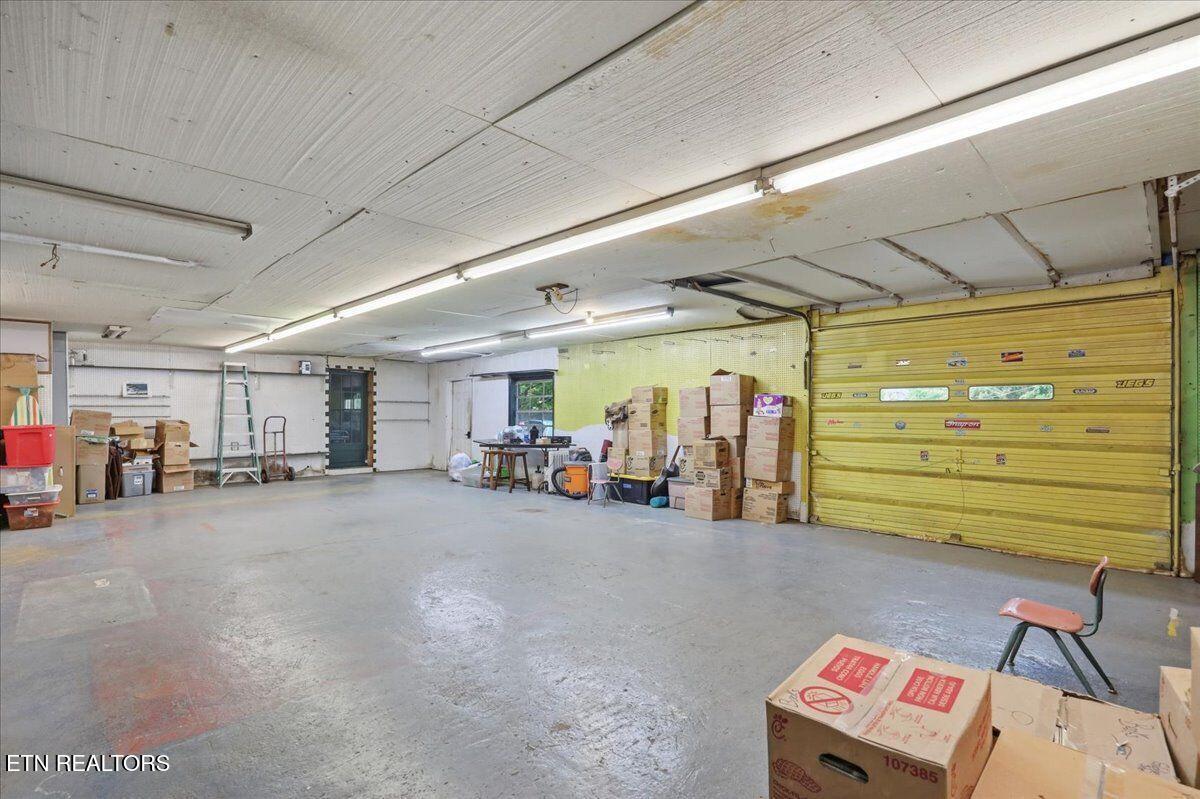 2633 Harriman Highway Harriman TN 37748