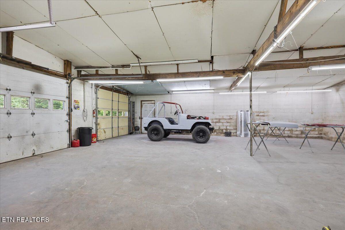 2633 Harriman Highway Harriman TN 37748