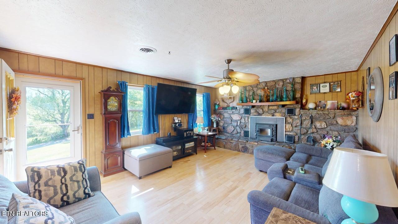 285 Matthews Lane Mosheim TN 37818