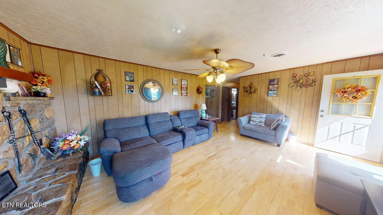 285 Matthews Lane Mosheim TN 37818