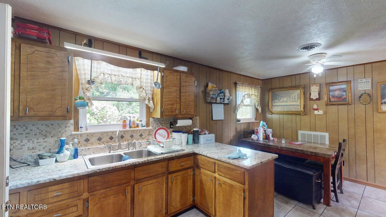 285 Matthews Lane Mosheim TN 37818