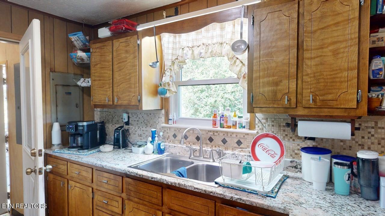 285 Matthews Lane Mosheim TN 37818
