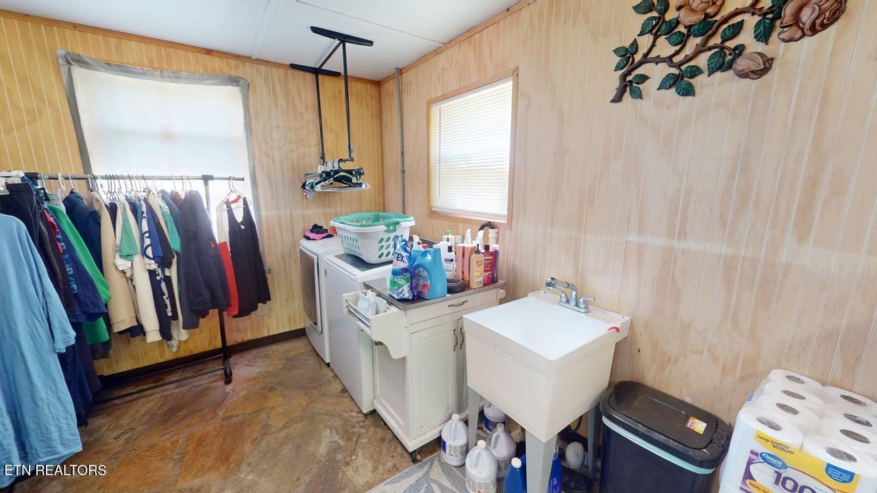 285 Matthews Lane Mosheim TN 37818