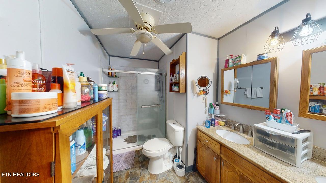 285 Matthews Lane Mosheim TN 37818