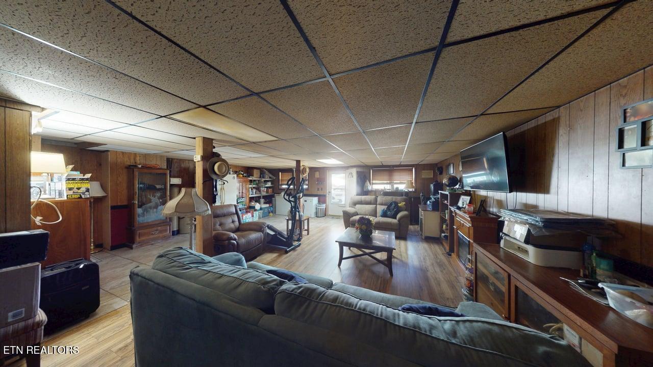 285 Matthews Lane Mosheim TN 37818