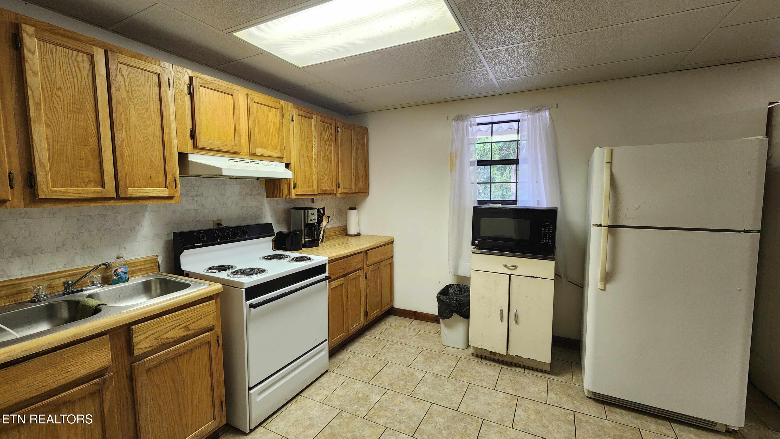 228 Bill Hunter Road Celina TN 38551