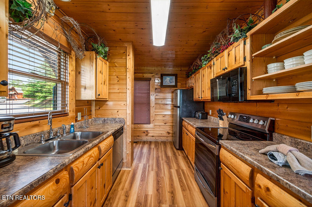 2214 Towering Hemlock Drive Sevierville TN 37876