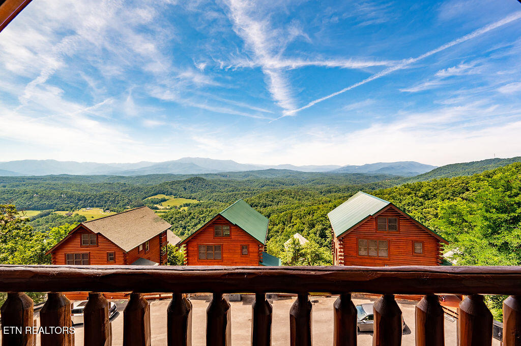2214 Towering Hemlock Drive Sevierville TN 37876