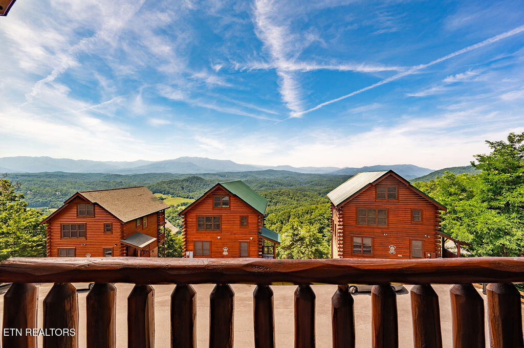 2214 Towering Hemlock Drive Sevierville TN 37876