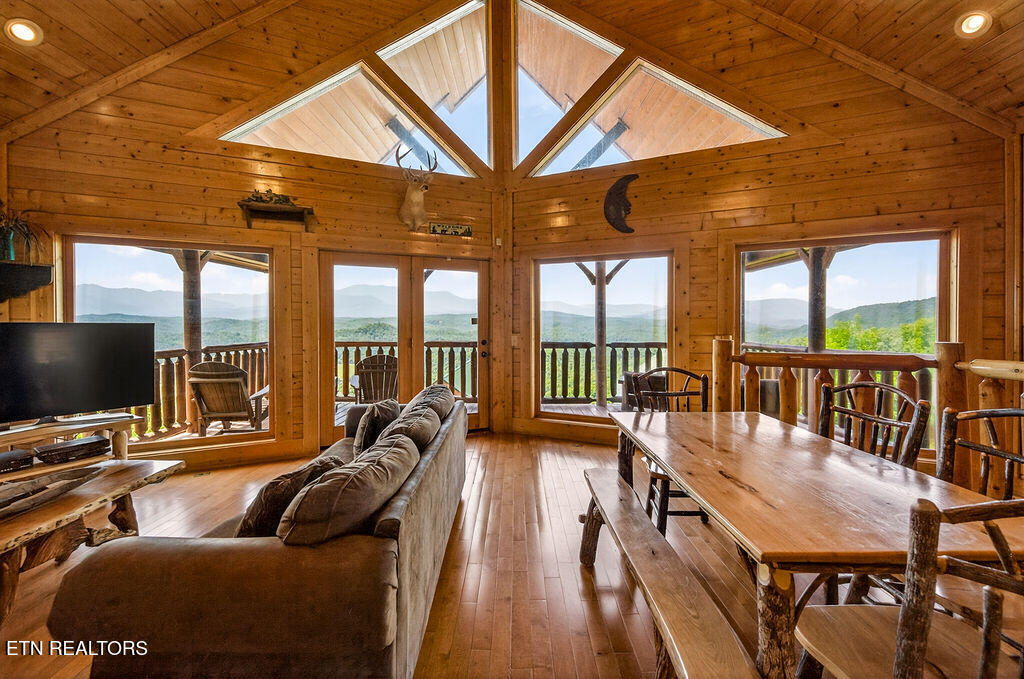 2214 Towering Hemlock Drive Sevierville TN 37876