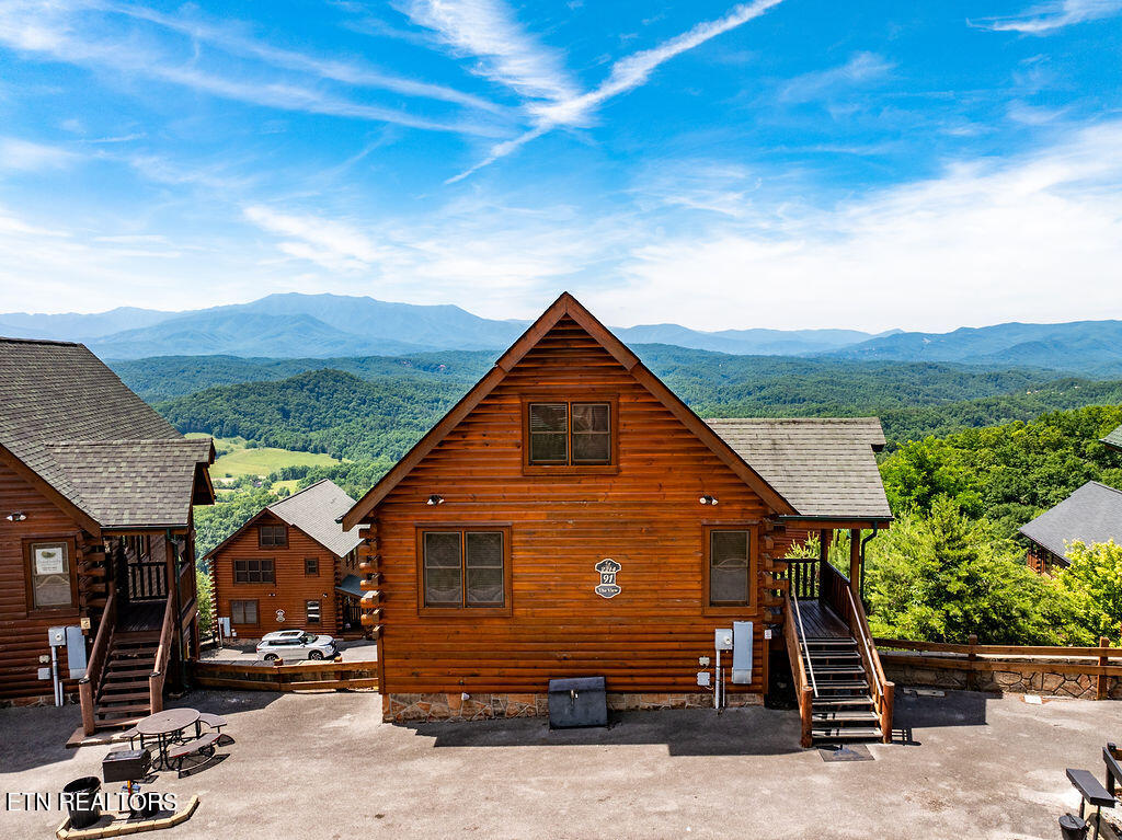 2214 Towering Hemlock Drive Sevierville TN 37876