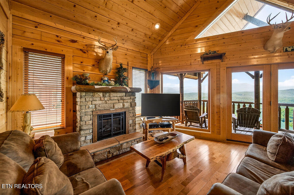 2214 Towering Hemlock Drive Sevierville TN 37876