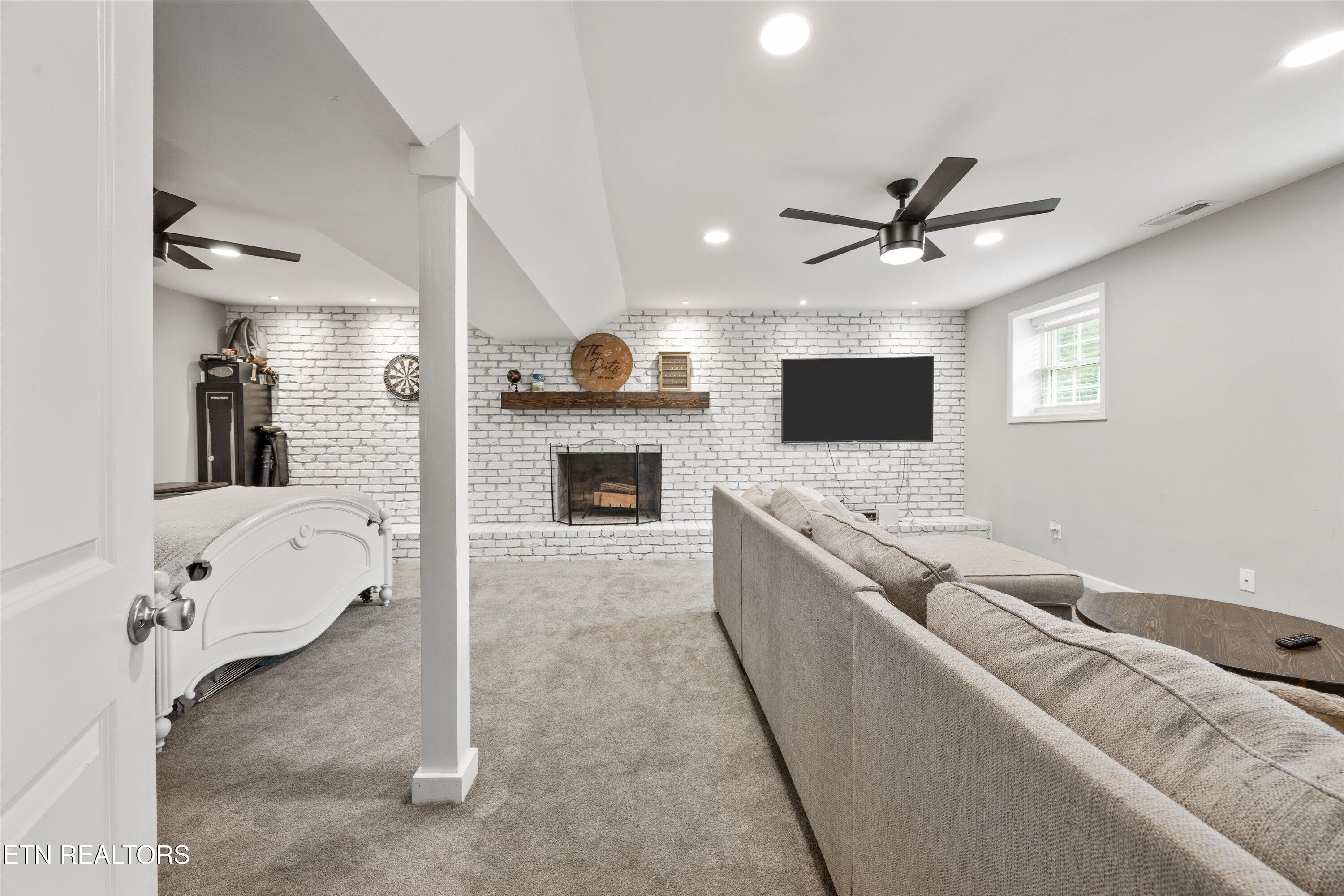 100 Foster Drive Lenoir City TN 37772