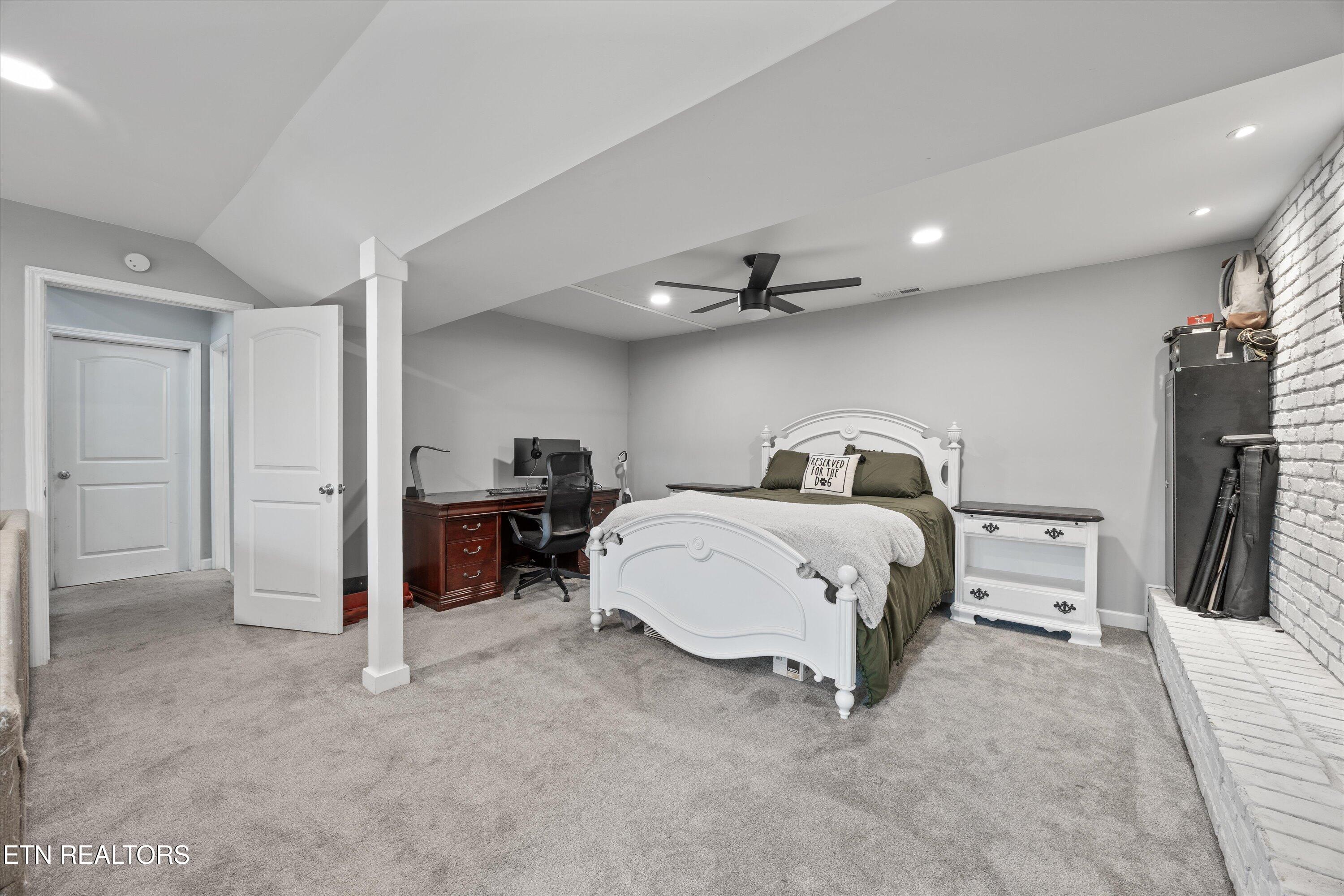 100 Foster Drive Lenoir City TN 37772